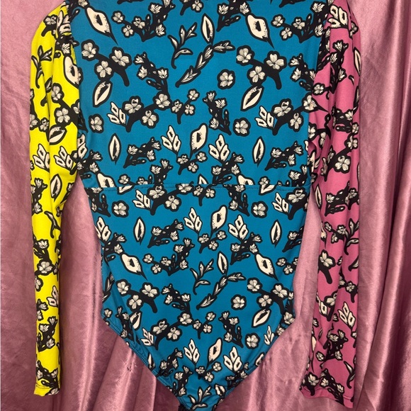 Kimberly Goldson Chlo Mixed Floral Plunge-Neck Bodysuit - Picture 9 of 12